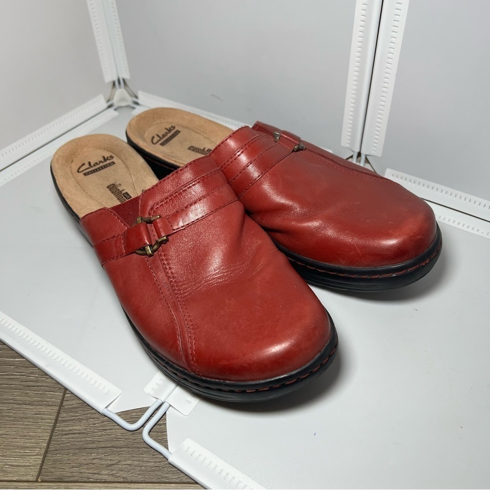 Clarks Collection Soft Cushion Red Leather Croc Style Slide-on Sandal 8.5